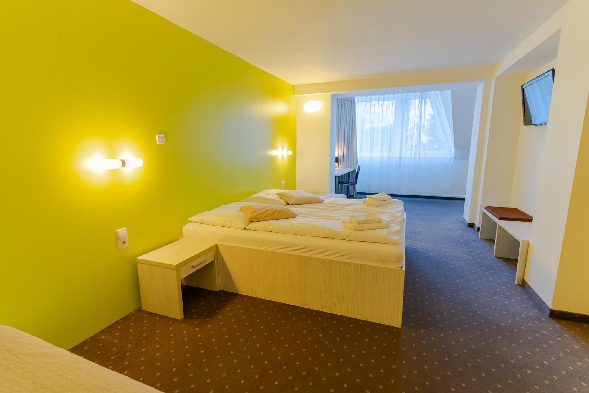 Hotel Ostredok Деменівська Долина Екстер'єр фото